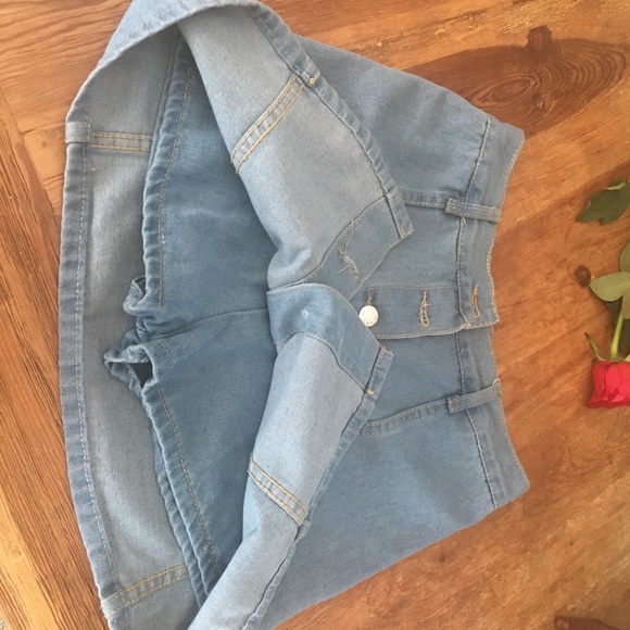 Denim button skirt - Picture 3 of 3